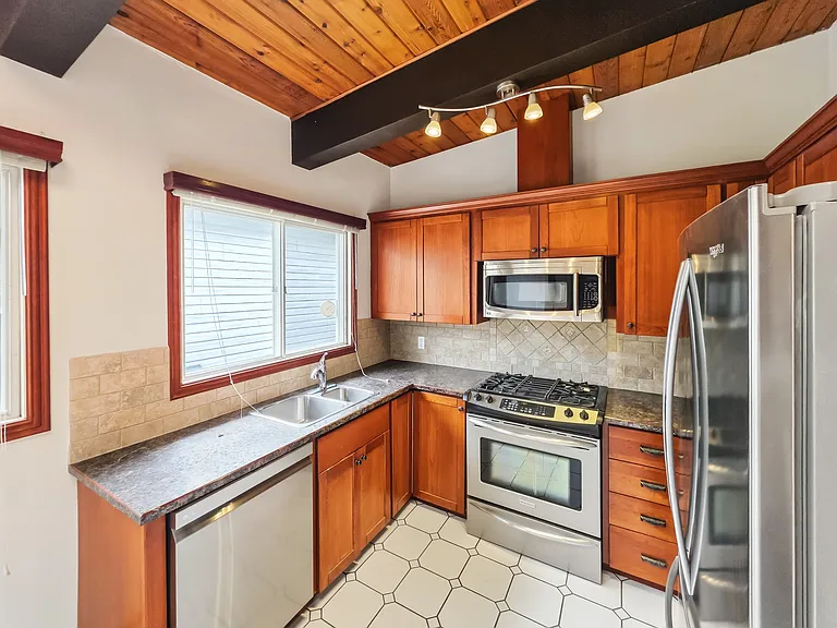 612 56th Ave SW — Photo 8