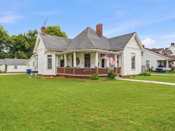 317 E 2nd St, Russellville, KY 42276