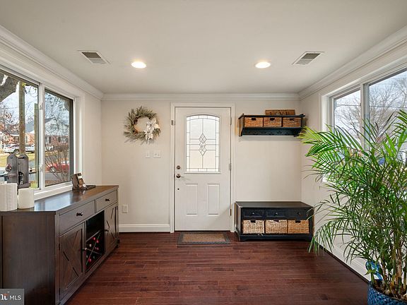 5th image of 7203 Roosevelt Ave