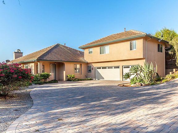 2nd image of 3177 Linda Vista Dr