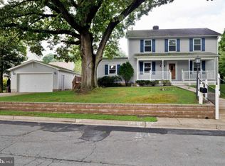 3110 Hall Ct, Falls Church, VA 22042