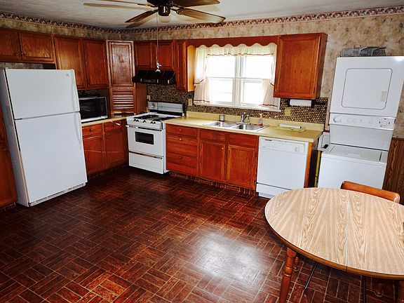 4th image of 802 Sycamore St