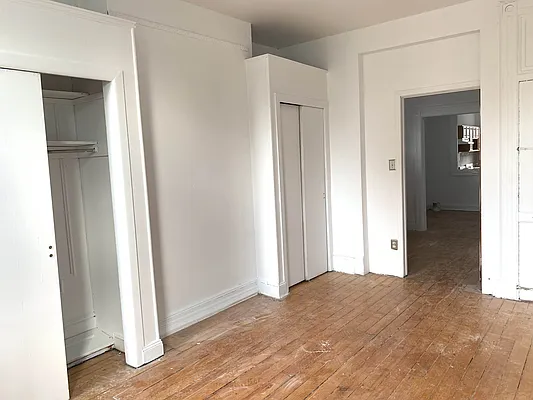 Rented by Capri Jet Realty Corp | media 12