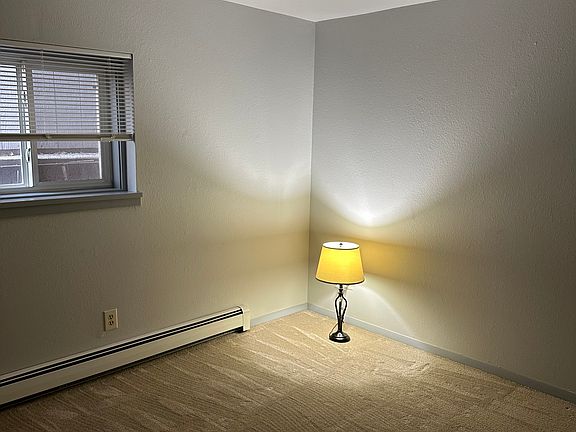4th image of 211 E 6th St