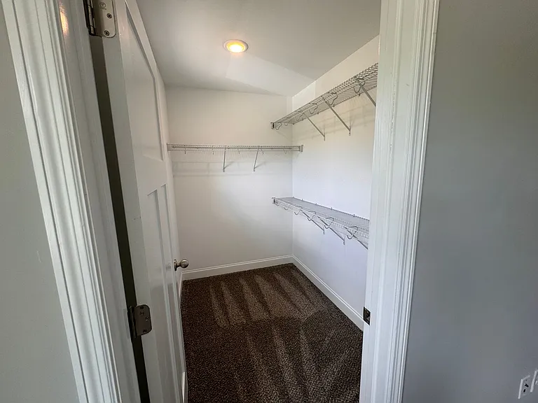 392 Armstrong St #A — Photo 10