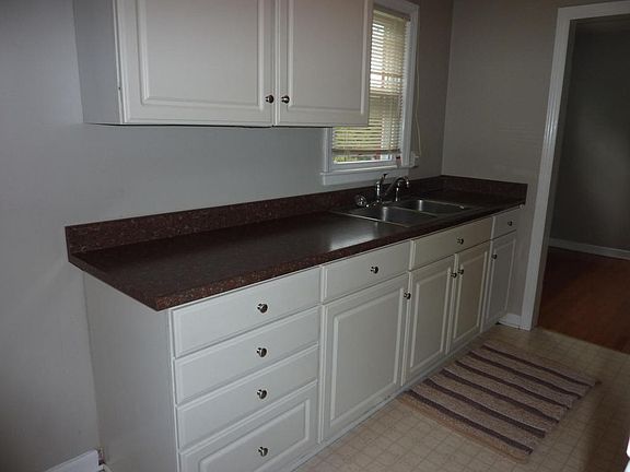 5th image of 328 Trinkle Ave NE