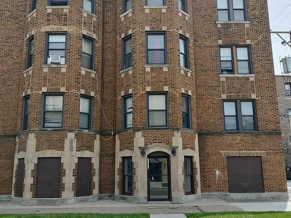 2nd image of 8000 S Hermitage Ave