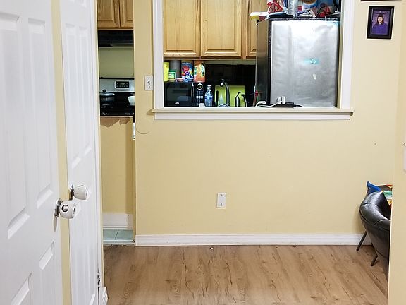 5th image of 315 W 232nd St APT 5M