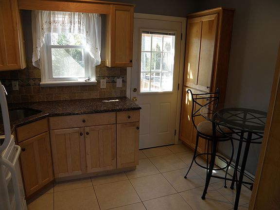 4th image of 232 N 6th St