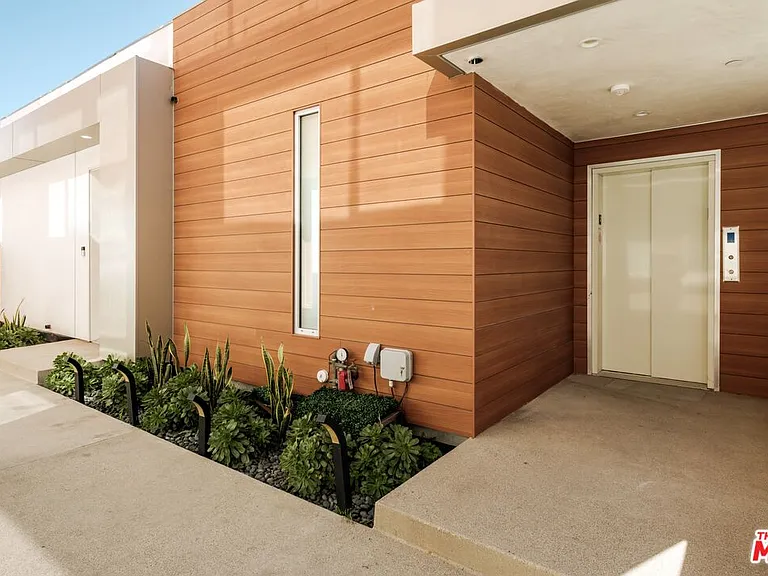 18225 Coastline Dr — Photo 17