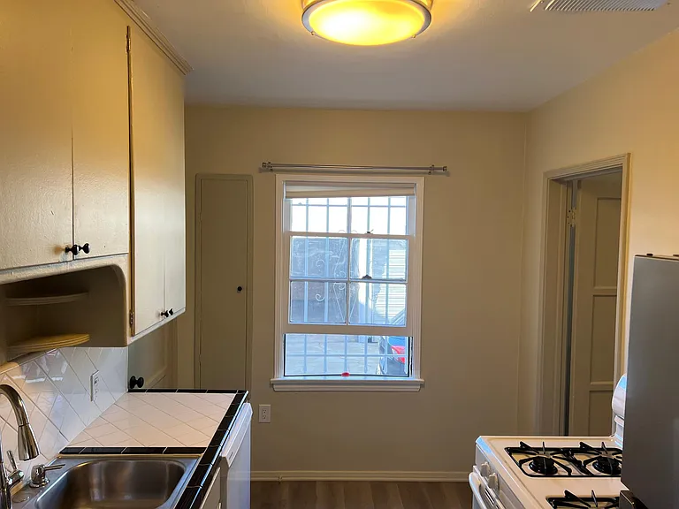 463 N Genesee Ave #463 — Photo 9
