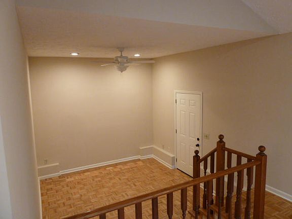 5th image of 6913 Mackin Ln