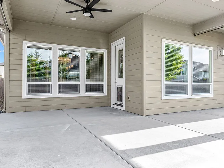 2934 E Murchison St — Photo 26