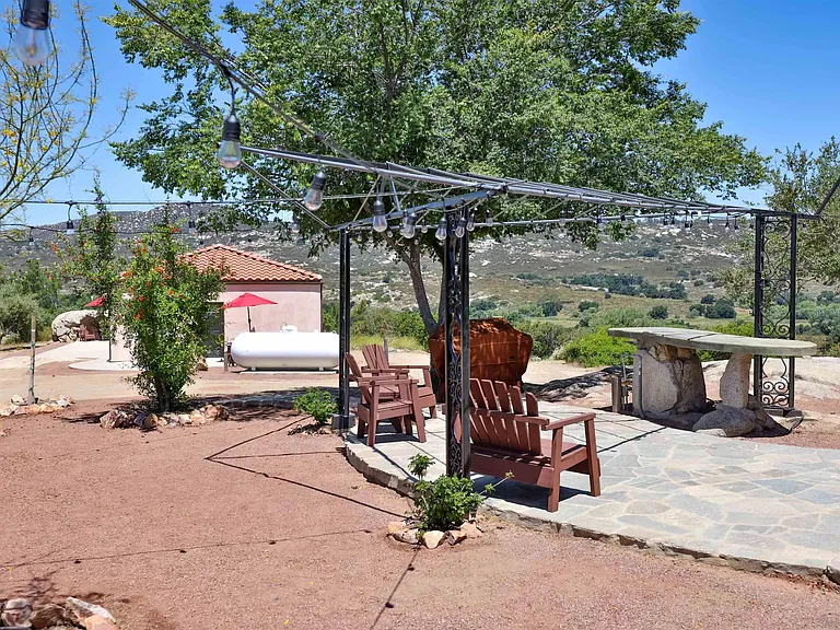 25933 Potrero Valley Rd — Photo 40