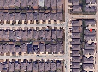 200 Stewart Bend Ct, Azle, TX 76020