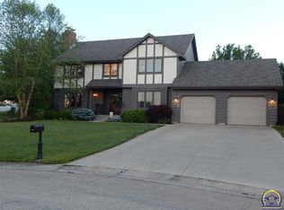 3625 SW Blue Inn Ct, Topeka, KS 66614