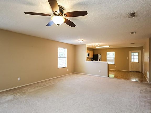 4th image of 4808 Cedar Crest Dr