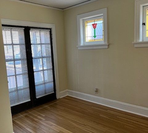 3rd image of 702 De Mun Ave Unit A
