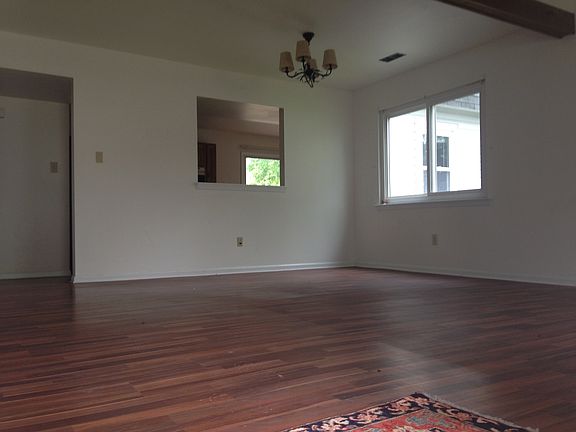 2nd image of 98 Green Glen Dr