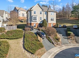 122 Boxwood Ct, Charlottesville, VA 22902