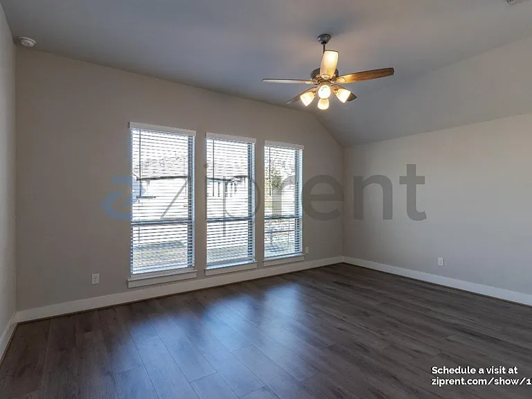 256 Eagle Ford Dr — Photo 15