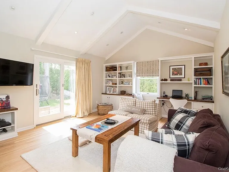 4 Dalphin Dr — Photo 11