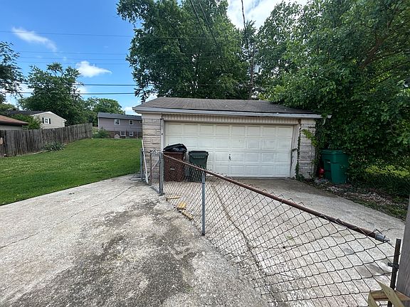 3rd image of 1815 Millgate Rd