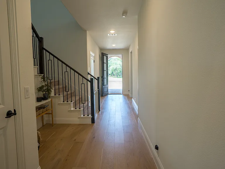 4370 Lavina Ln — Photo 5
