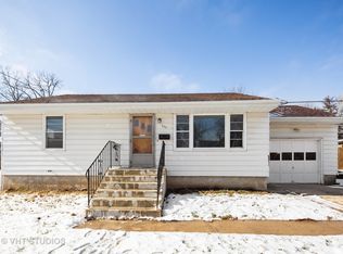 526 N Crystal Ave, Elgin, IL 60123