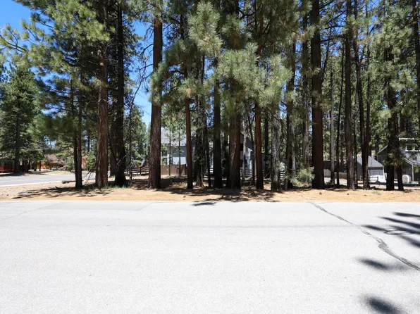 689 Summit Blvd, Big Bear Lake, CA 92315