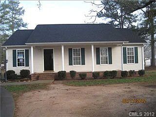 1st image of 2335 Woodfield Cir