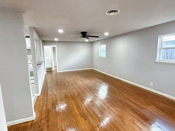 5th image of 4200 Kenwood Ct