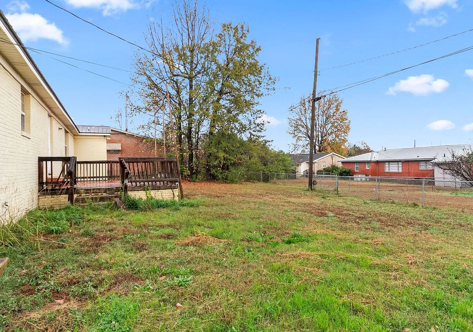 242 Cedar Crest-3 Bed 3 Bath! Available Fall 2027! — Photo 3