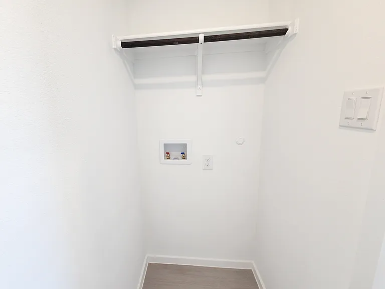 2213 Neyland Dr — Photo 10