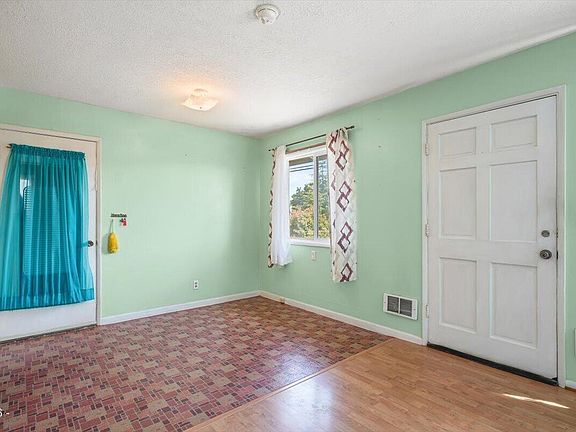 5th image of 1245 NW Nye St