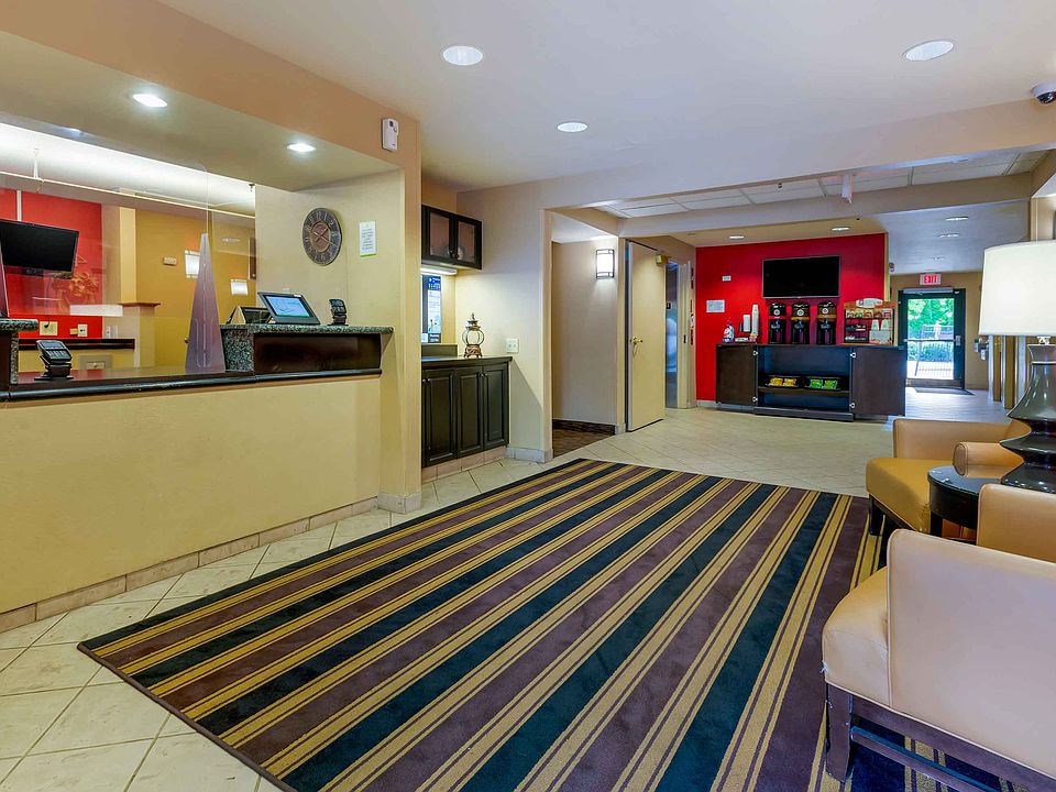 Lobby and Guest Check-in