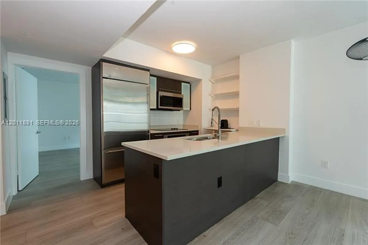 Building Photo - 500 Brickell Ave #1407