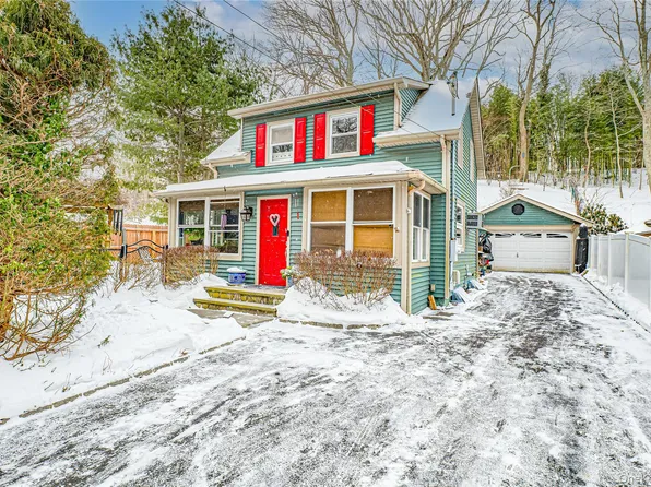 7 Nicholas Street, Port Jefferson, NY 11777