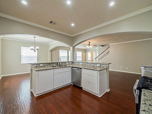 5th image of 12902 Iris Garden Ln