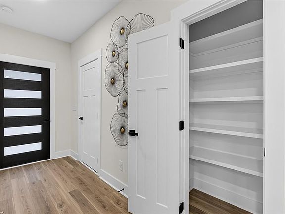4th image of 105 Bridlewood Ave