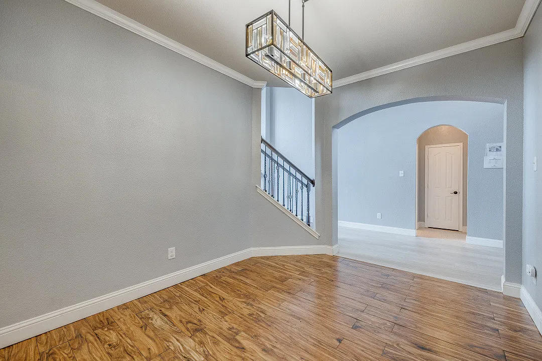 5824 Ivy Glen Dr — Photo 2