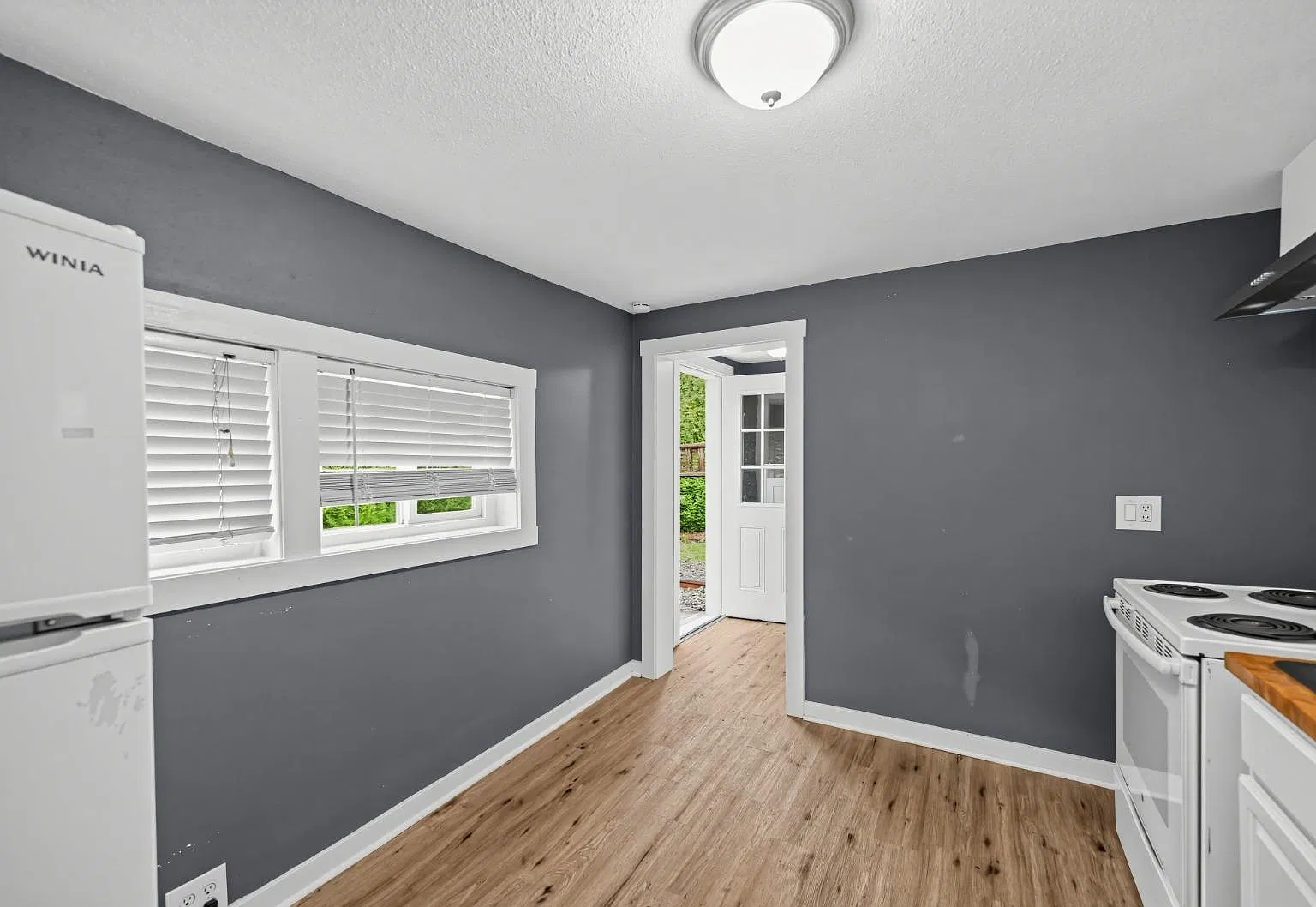 311 S Baker St - Unit C — Photo 4