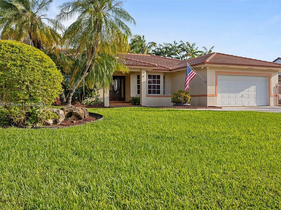 1st image of 10440 NW 131st St
