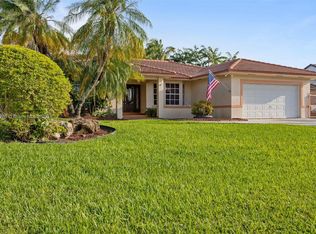 10440 NW 131st St, Hialeah Gardens, FL 33018