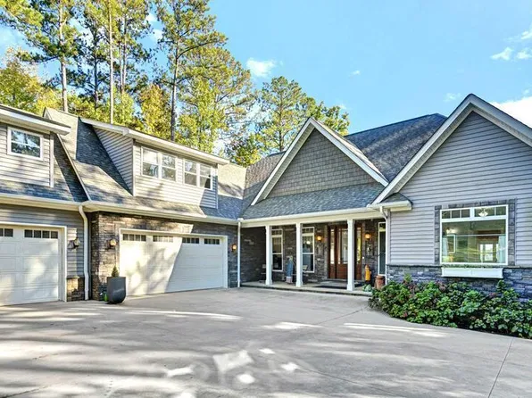 72 E Commodore Dr, Cross Hill, SC 29332