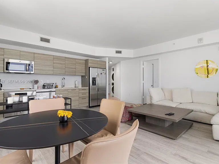 121 NE 34th St #2109 — Photo 3
