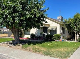 872 S 3rd St, Kerman, CA 93630