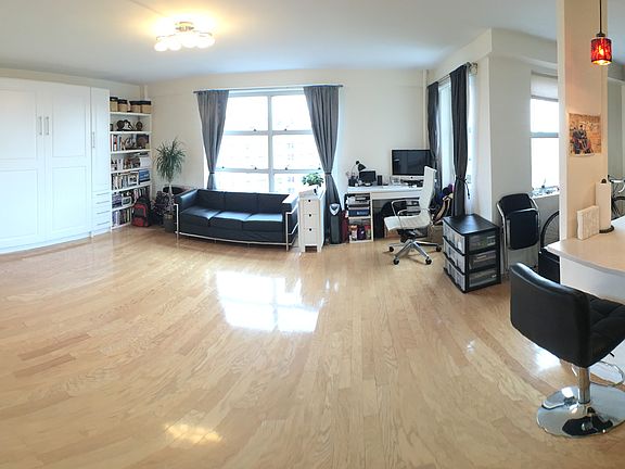 2nd image of 80 La Salle St APT 19E