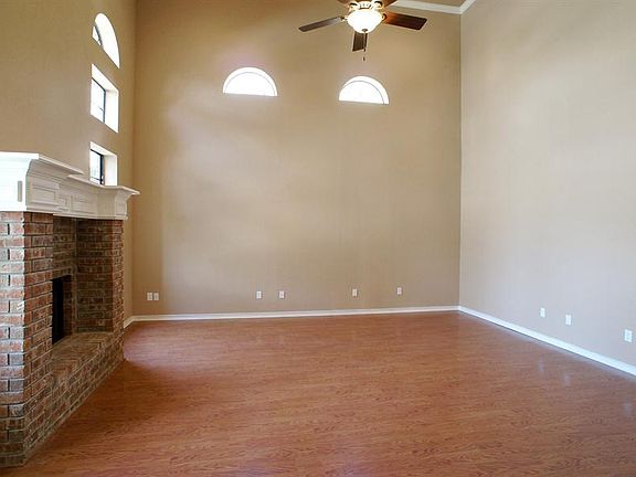 3rd image of 6804 Nob Hill Dr
