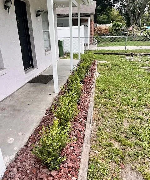 8518 N Lynn Ave — Photo 3